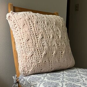 Crochet throw pillow